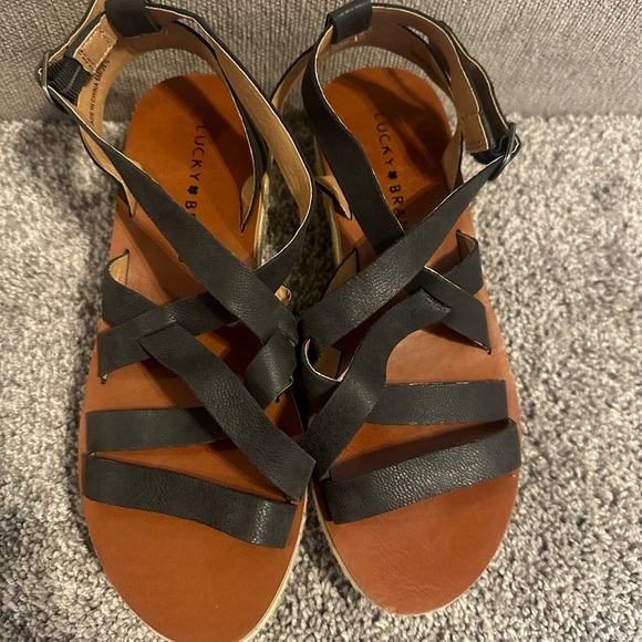 Lucky Brand Women’s Black Leather Wedge Sandal Size 6 - Picture 8 of 8